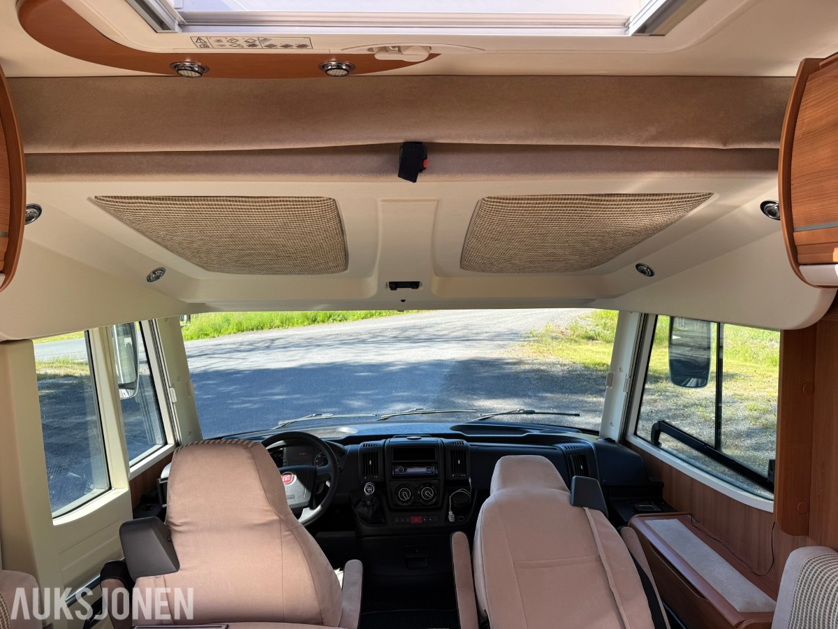 2012 Rapido 991DF Helintegrert Bobil - 64000 km - rep objekt