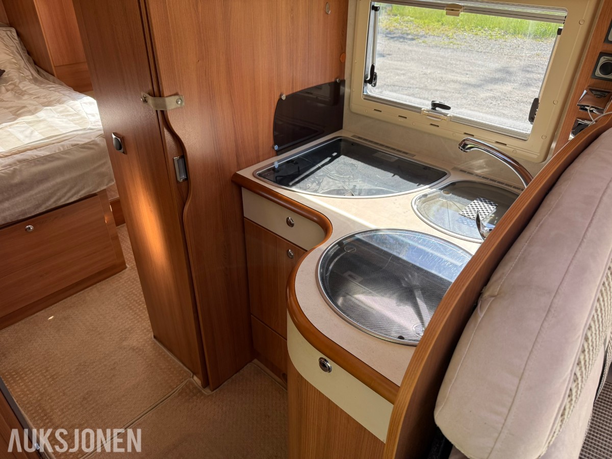 2012 Rapido 991DF Helintegrert Bobil - 64000 km - rep objekt