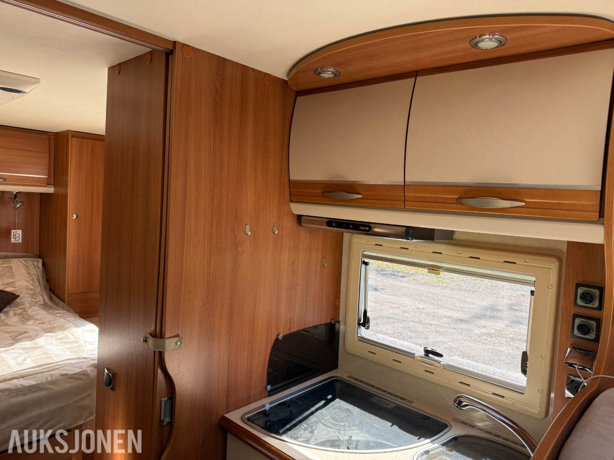 2012 Rapido 991DF Helintegrert Bobil - 64000 km - rep objekt
