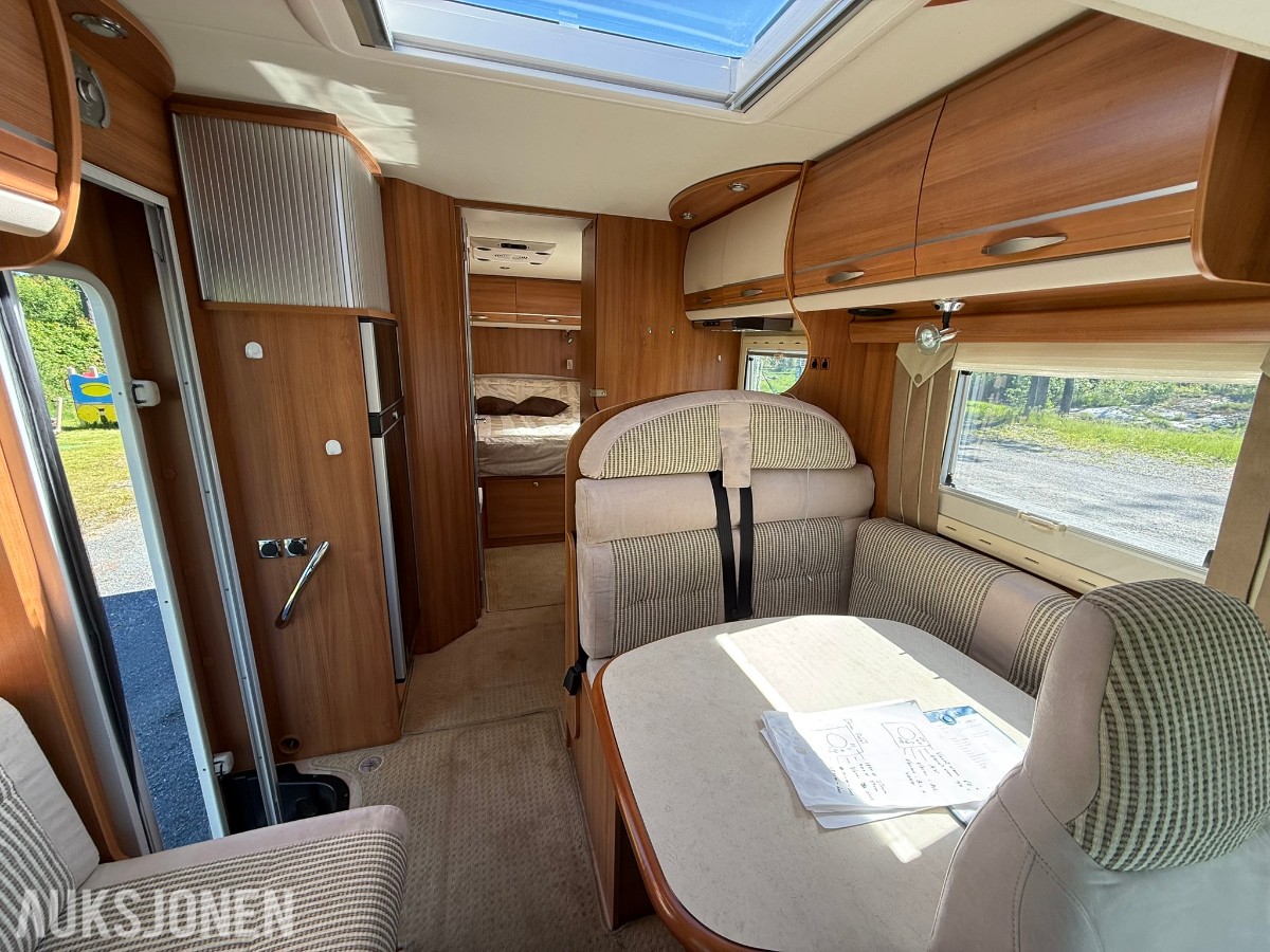 2012 Rapido 991DF Helintegrert Bobil - 64000 km - rep objekt
