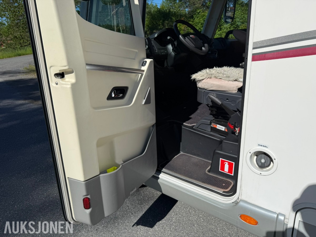 2012 Rapido 991DF Helintegrert Bobil - 64000 km - rep objekt