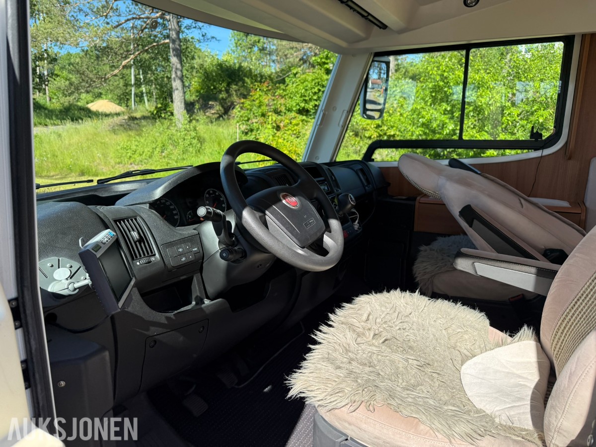 2012 Rapido 991DF Helintegrert Bobil - 64000 km - rep objekt