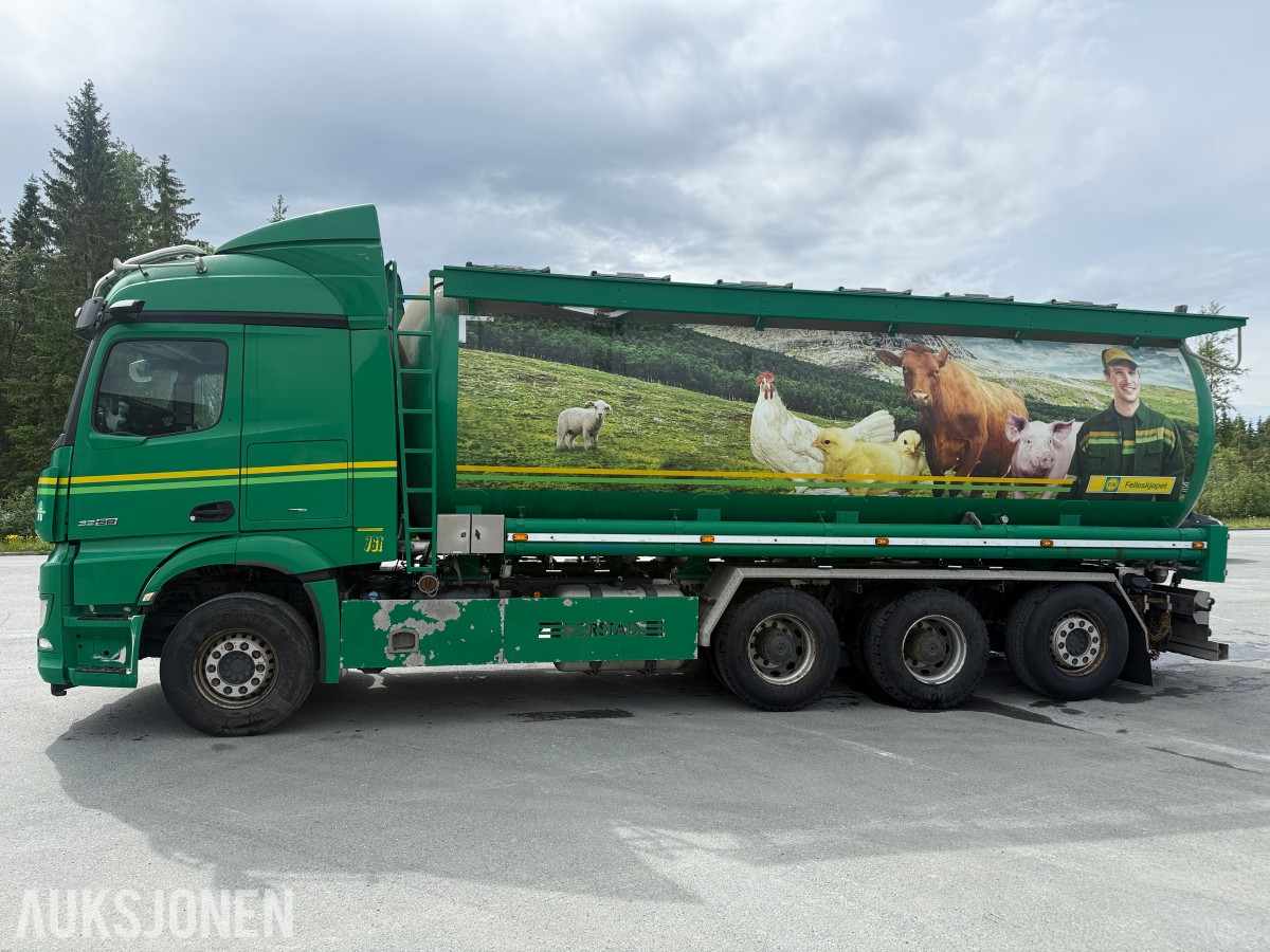2020 Mercedes-Benz Arocs med henger fra VM-Tarm