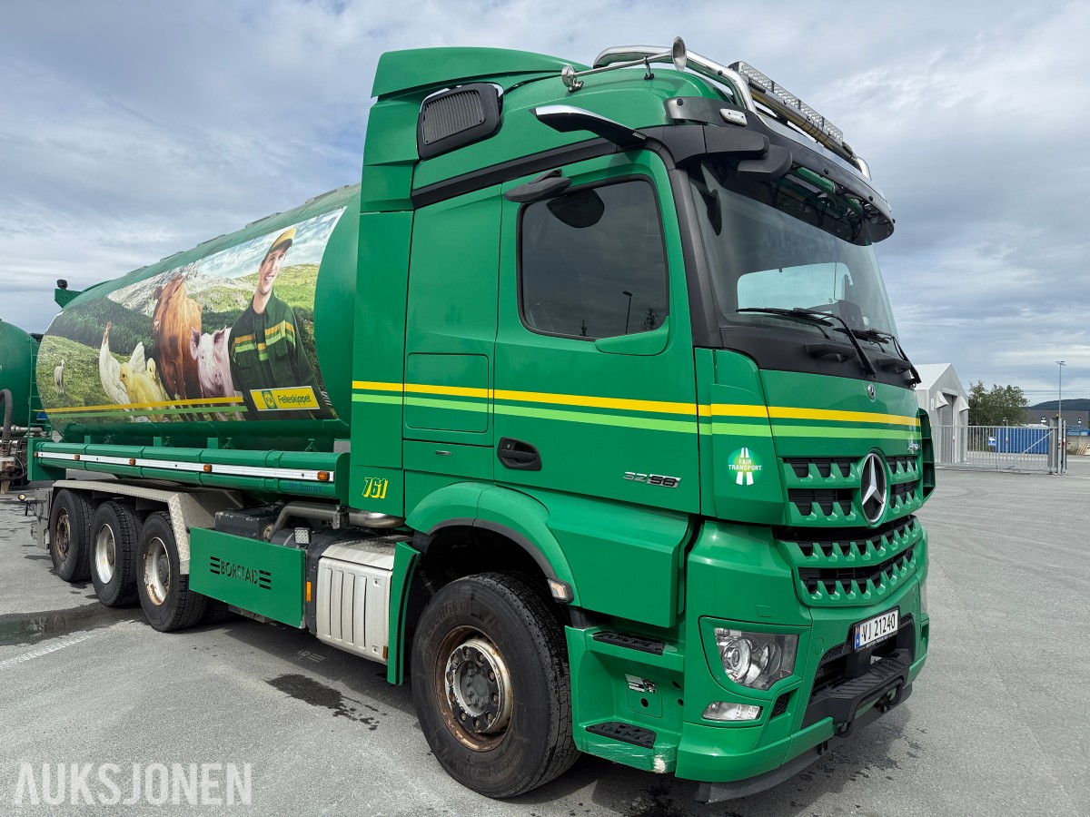 2020 Mercedes-Benz Arocs med henger fra VM-Tarm