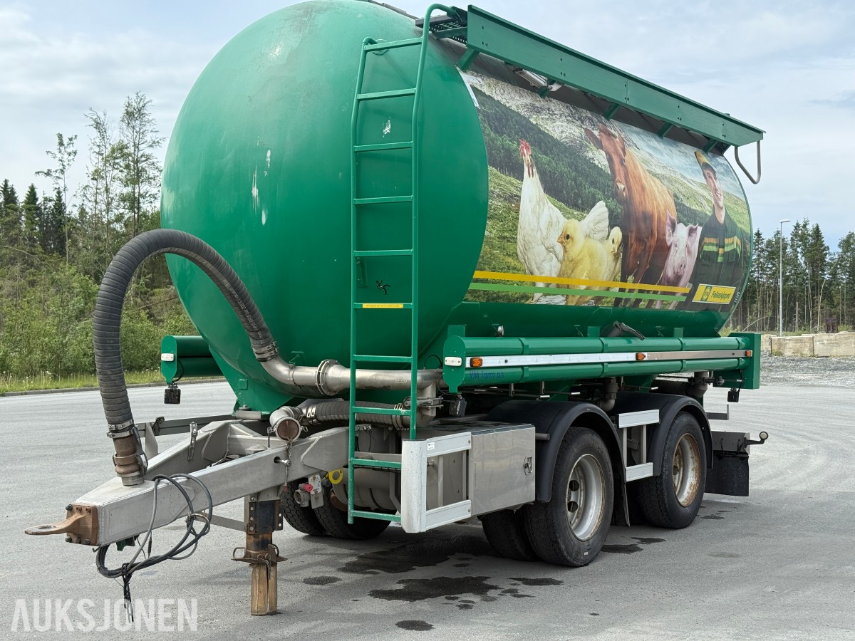 2020 Mercedes-Benz Arocs med henger fra VM-Tarm