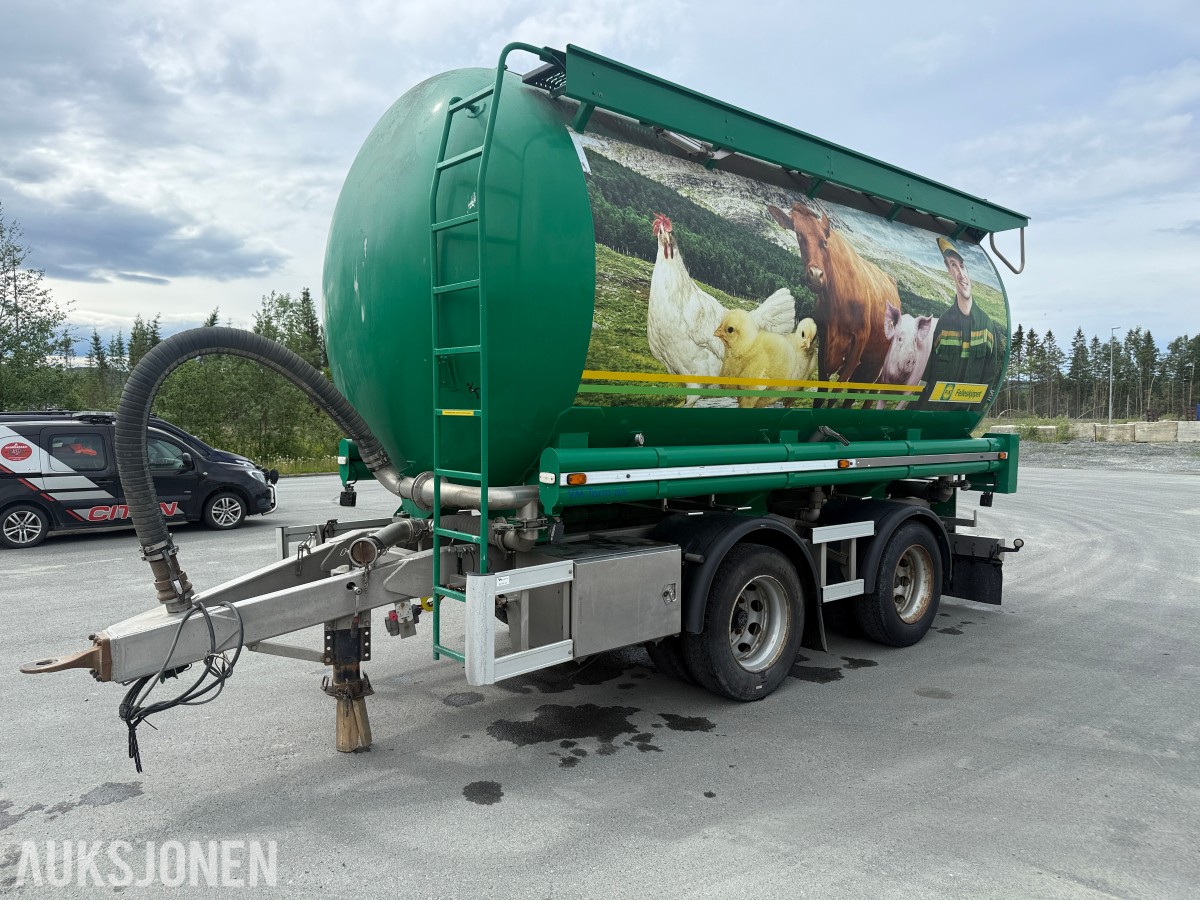 2020 Mercedes-Benz Arocs med henger fra VM-Tarm