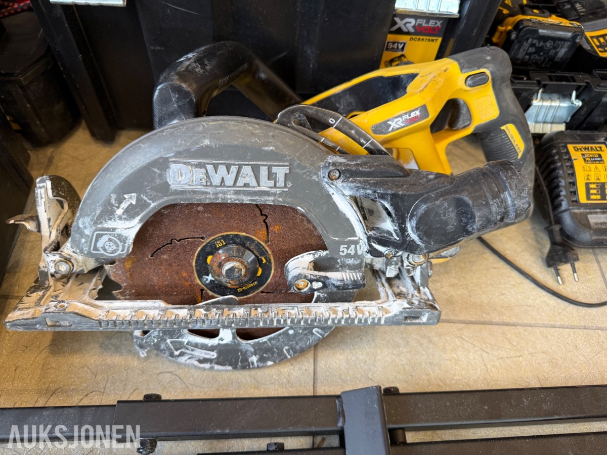 DeWalt verktøypakke 18V XR – sager, driller, batterier og kofferter