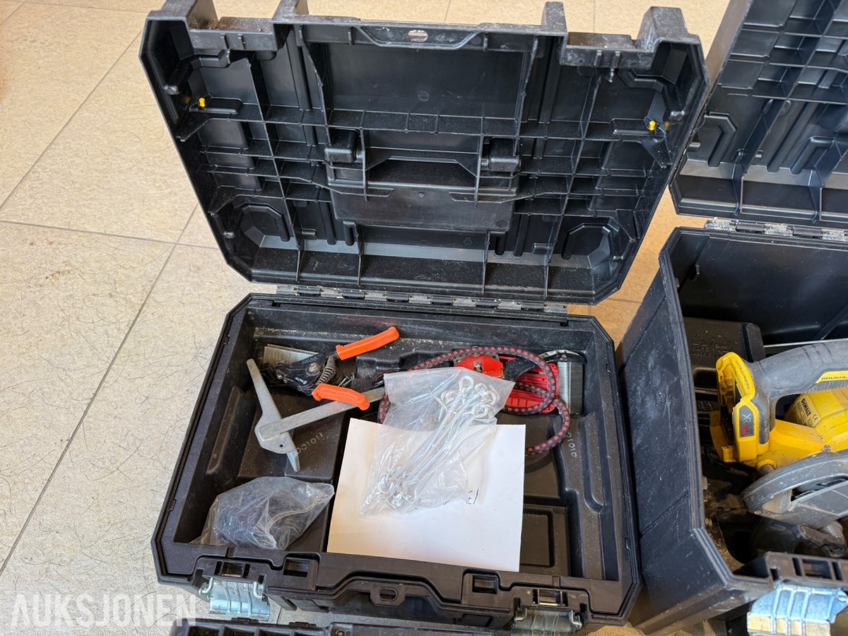 DeWalt verktøypakke 18V XR – sager, driller, batterier og kofferter