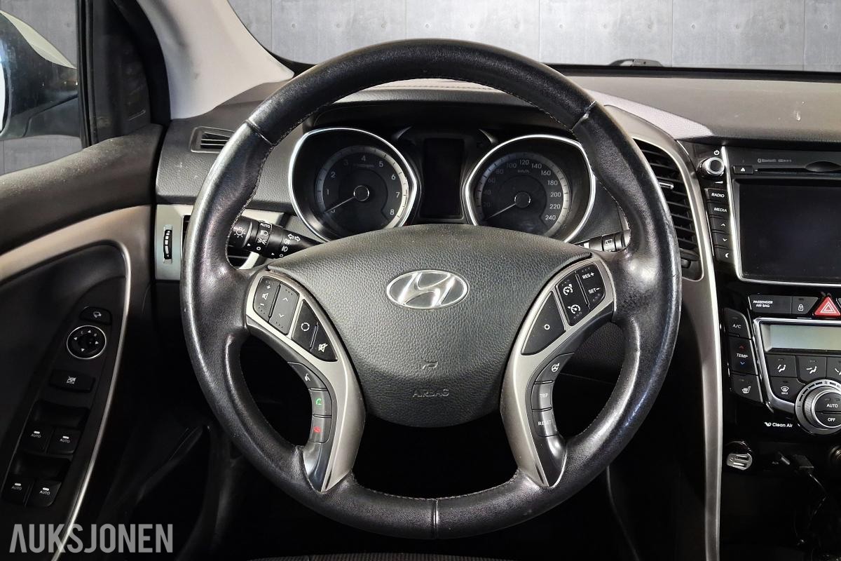 2013 Hyundai I30 1.6 120 HK PANO NAVI CRUISE S+V