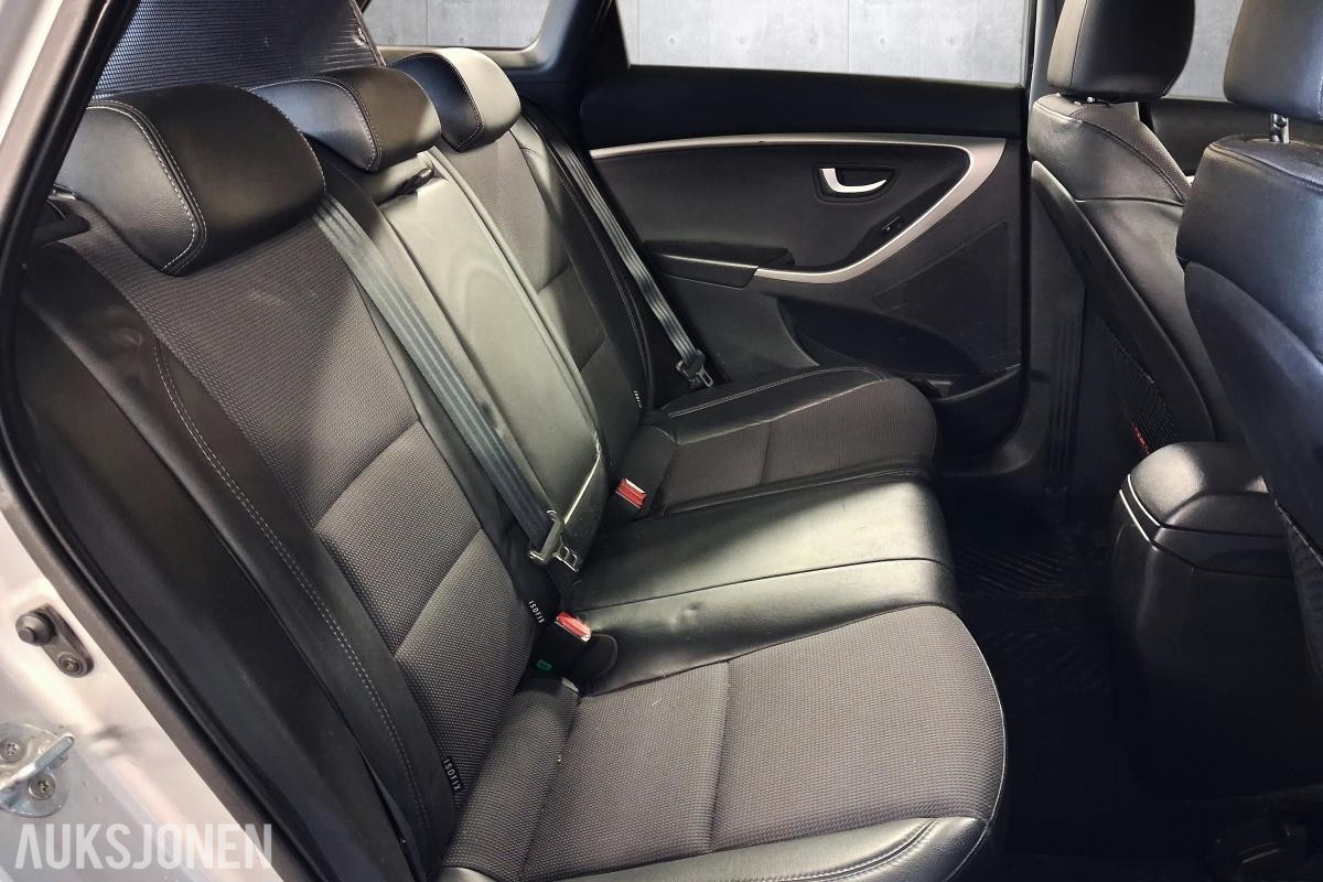 2013 Hyundai I30 1.6 120 HK PANO NAVI CRUISE S+V