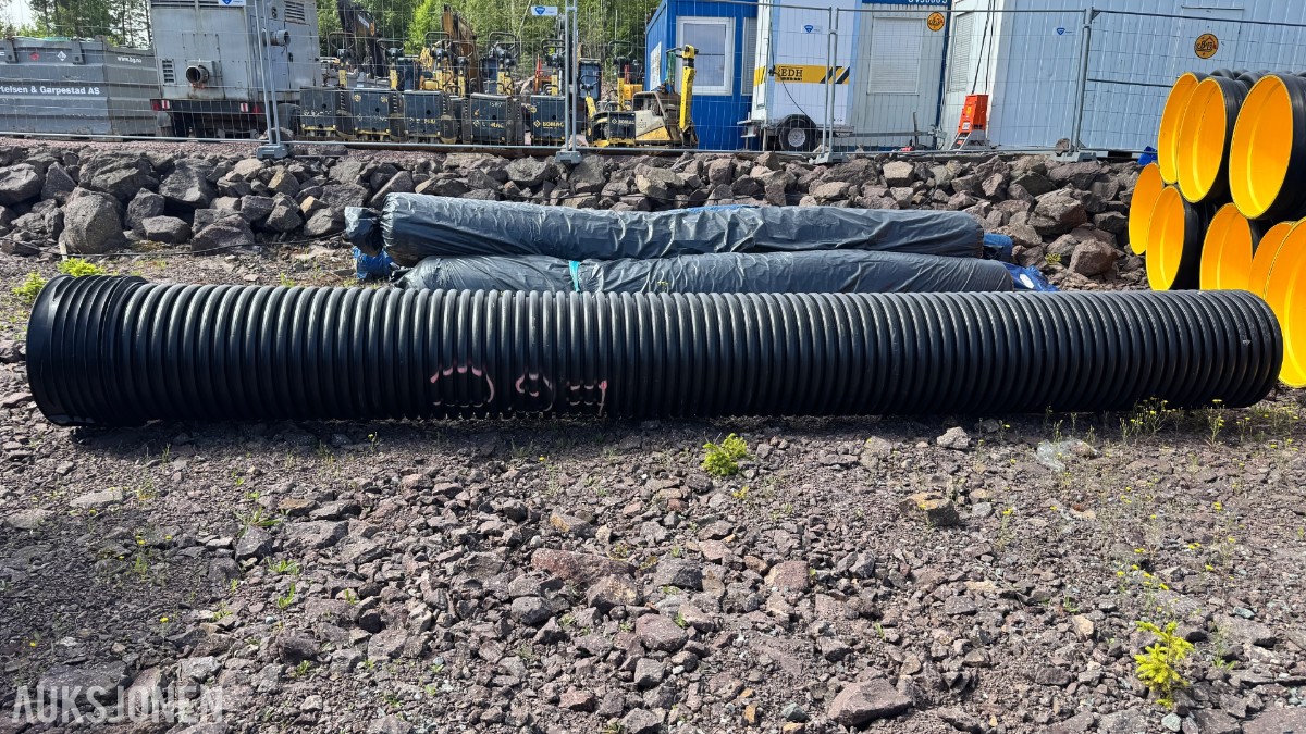Wavin 684/593mm X-Stream overvannrør m/muffe u/pakn.