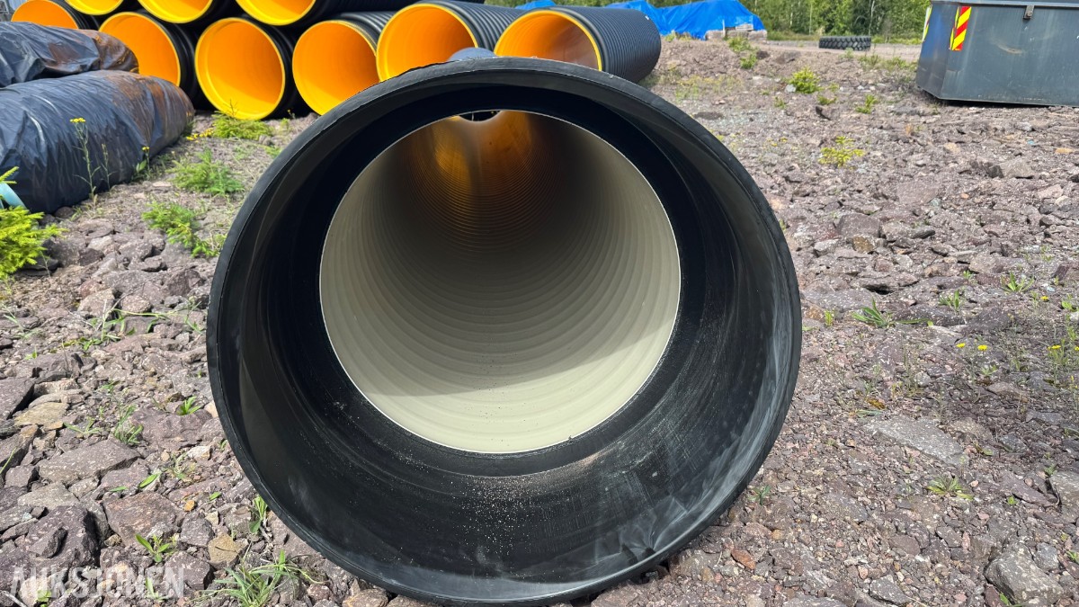 Wavin 684/593mm X-Stream overvannrør m/muffe u/pakn.