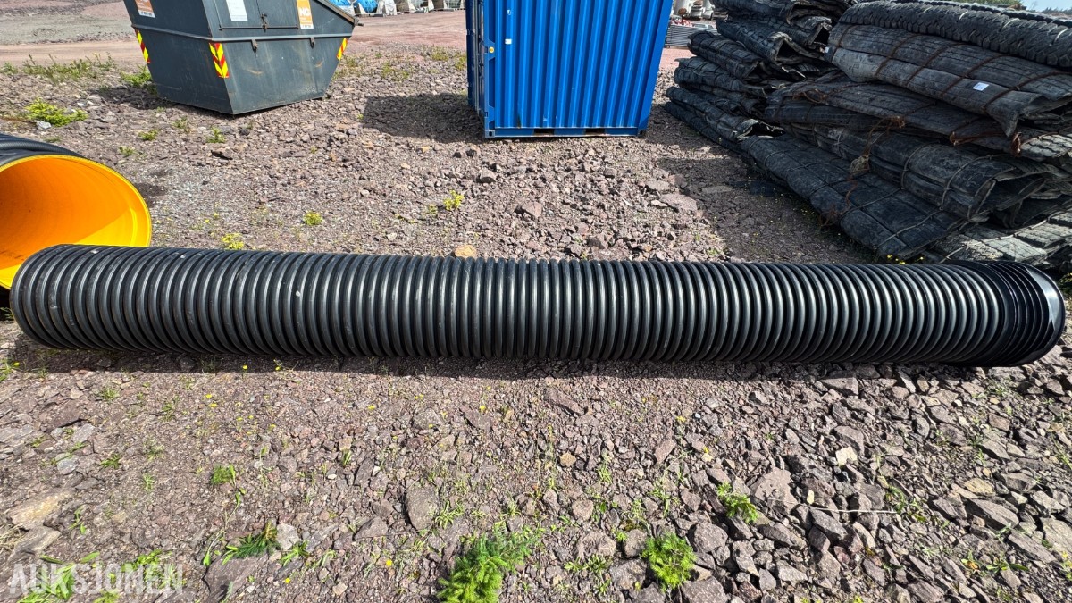 Wavin 684/593mm X-Stream overvannrør m/muffe u/pakn.