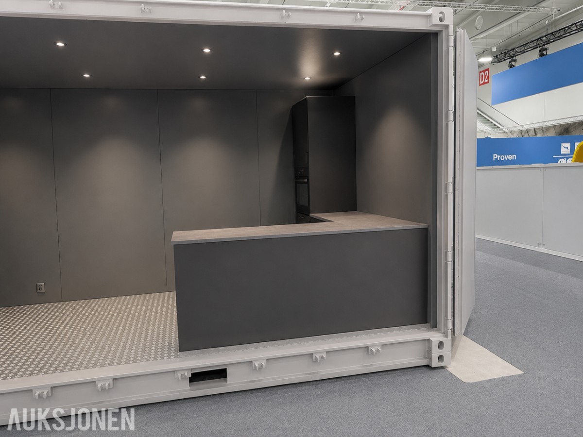 MESSECONTAINER / SHOWROOMCONTAINER – FERDIG INNREDET MED KJØKKEN OG 4 SAMSUNG TVER