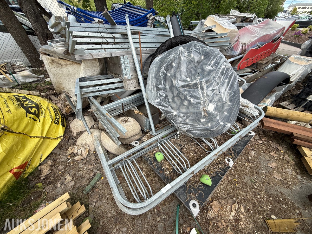Parti lekeplassutstyr og konstruksjonsdeler fra HAGS – selges samlet