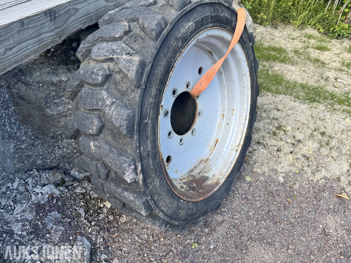 Manitou Dekk/Felg - 385/45-28 16PR Wide-Wall tubeless