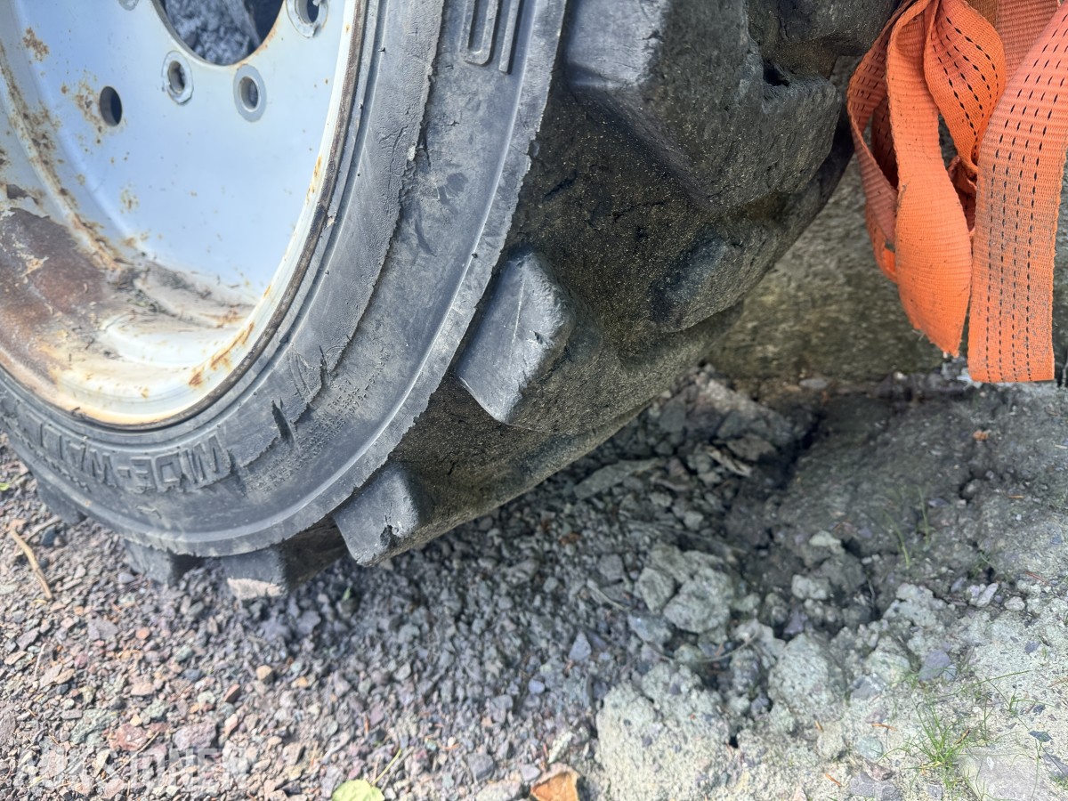 Manitou Dekk/Felg - 385/45-28 16PR Wide-Wall tubeless