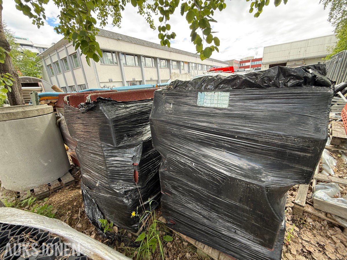 Parti gummibelagte lekeplassmoduler – selges samlet