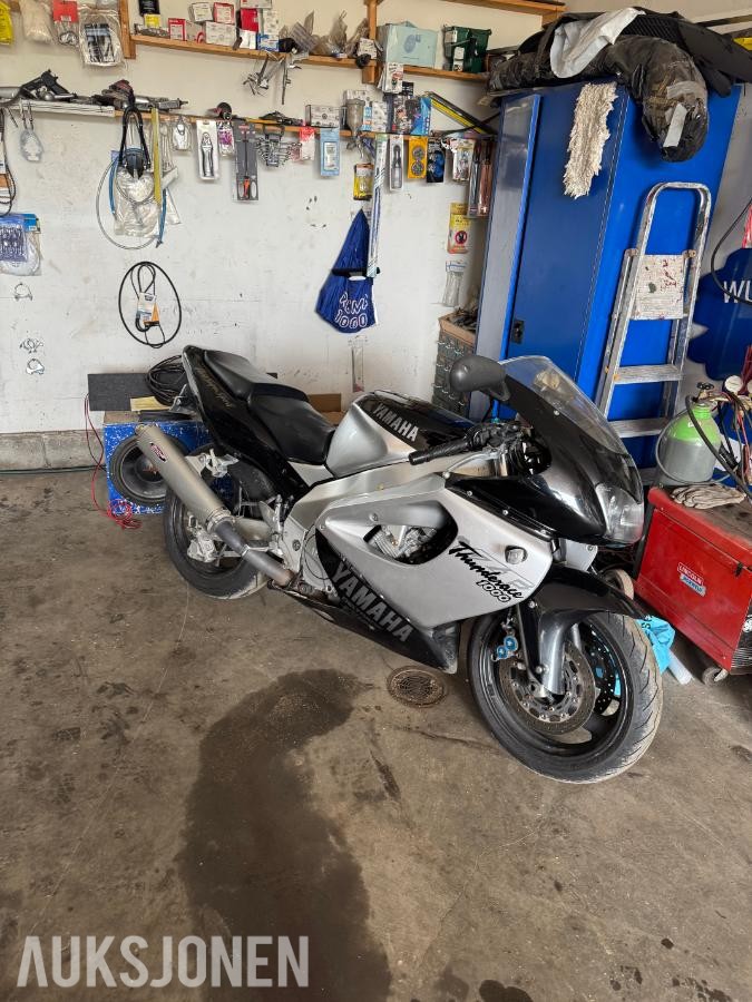 2000 Yamaha YZF 1000R