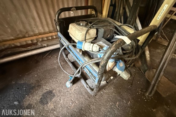 SDMO HX 7500 T Strømaggregat