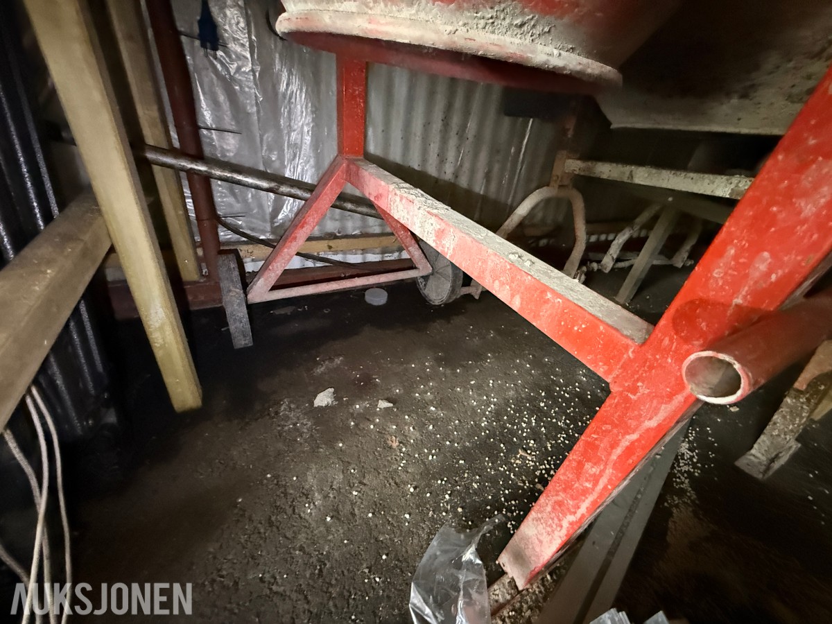 Parti med 2 stk. betongblandere