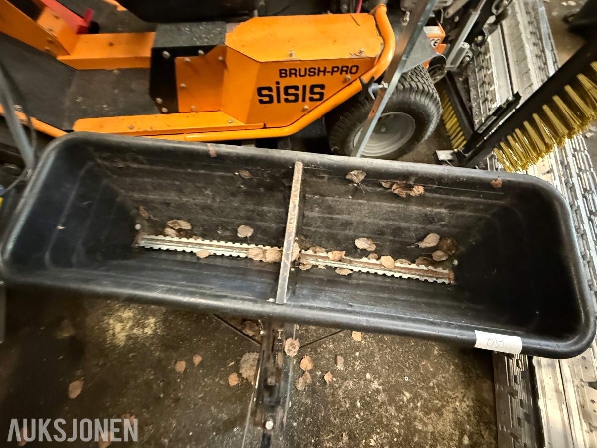 Håndtrukket spredevogn / strøvogn