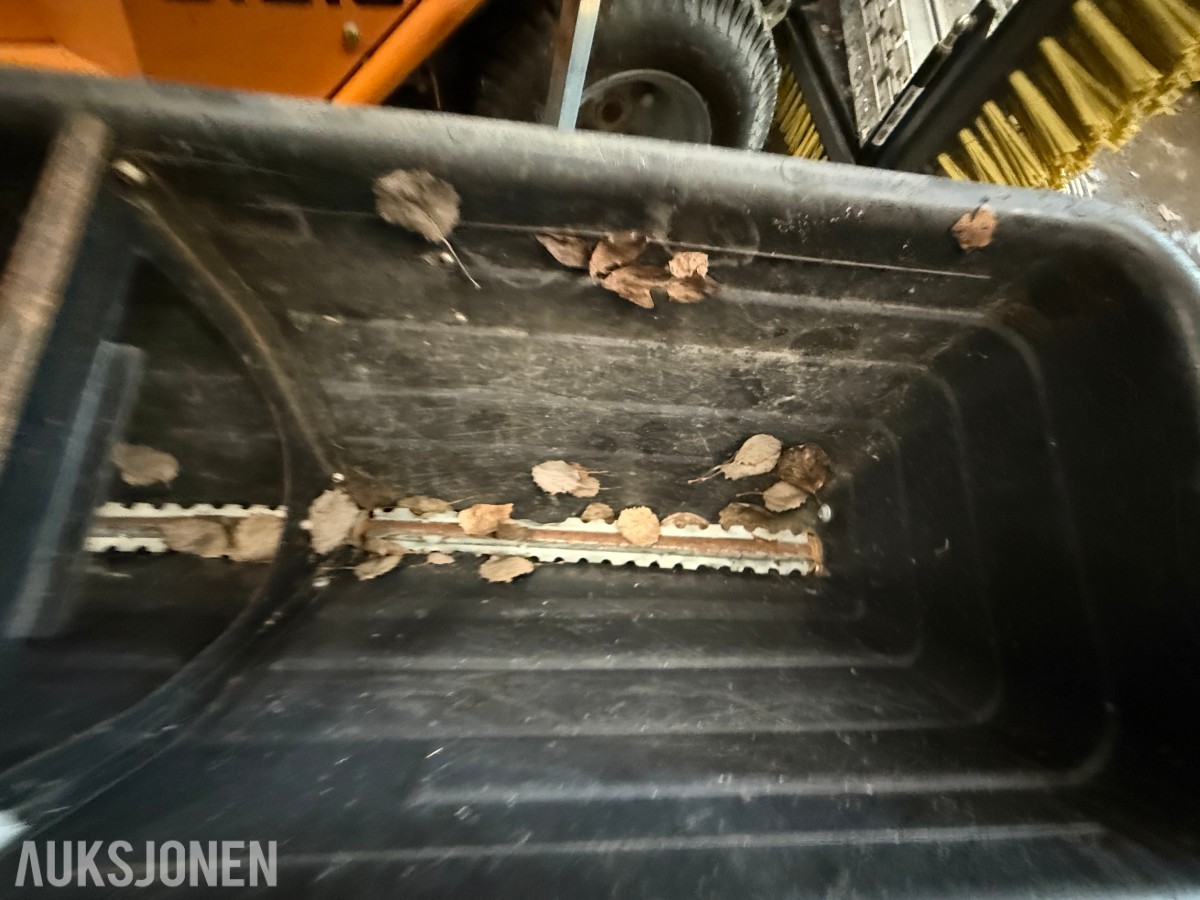 Håndtrukket spredevogn / strøvogn