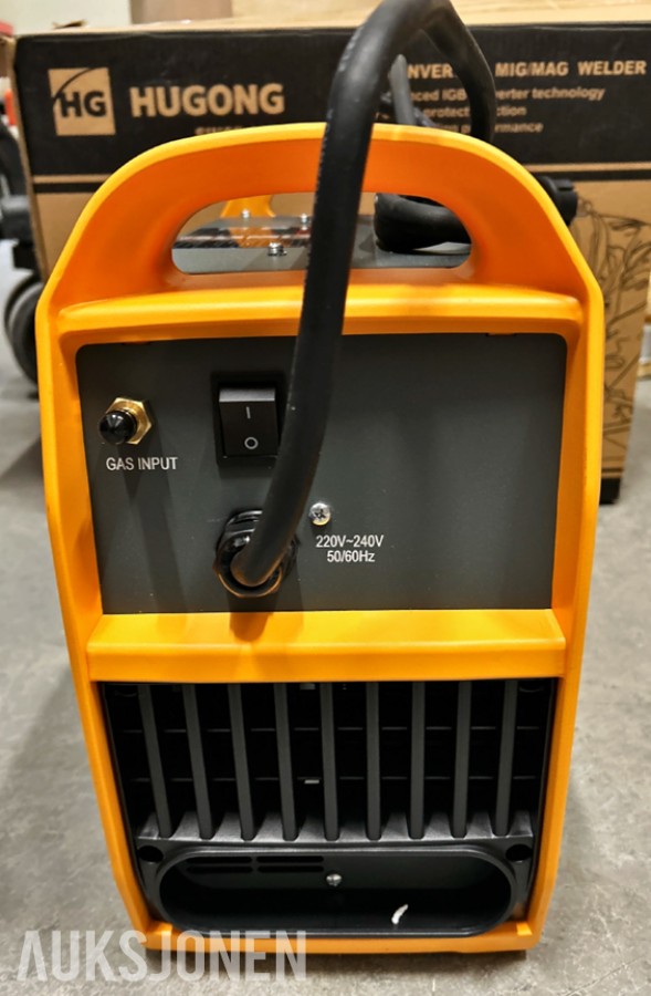 Hugong Extremig 200LCDIII Welding machine