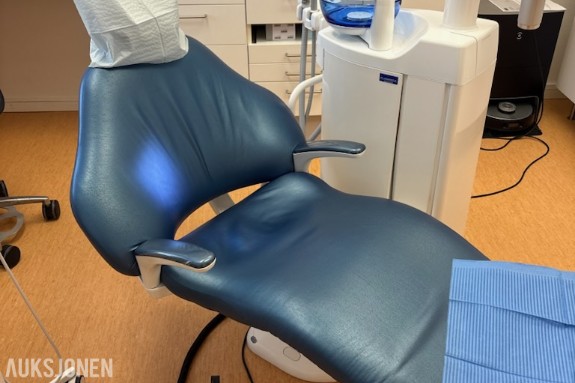 Planmeca Compact i Dental Unit med røntgenarm og instrumentbord 