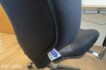 Elektrisk hev/senk hjørneskrivebord med kontorstol