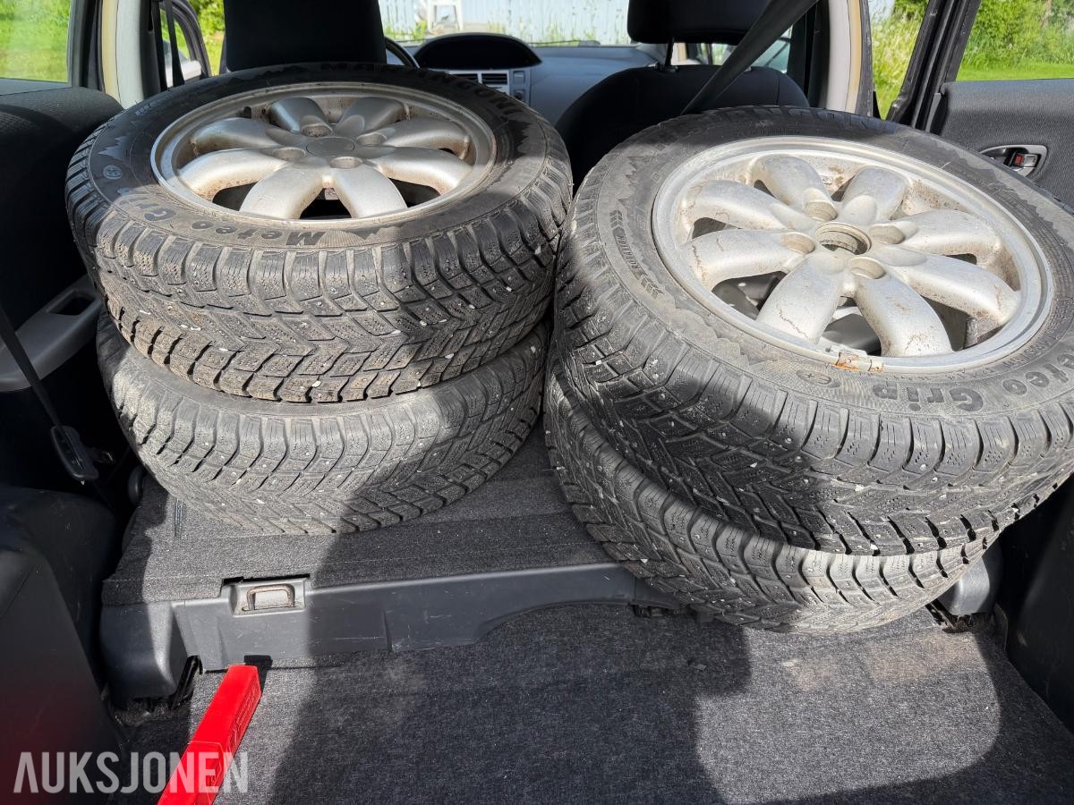 2010 Toyota Yaris 123594km - 96 timers auksjon