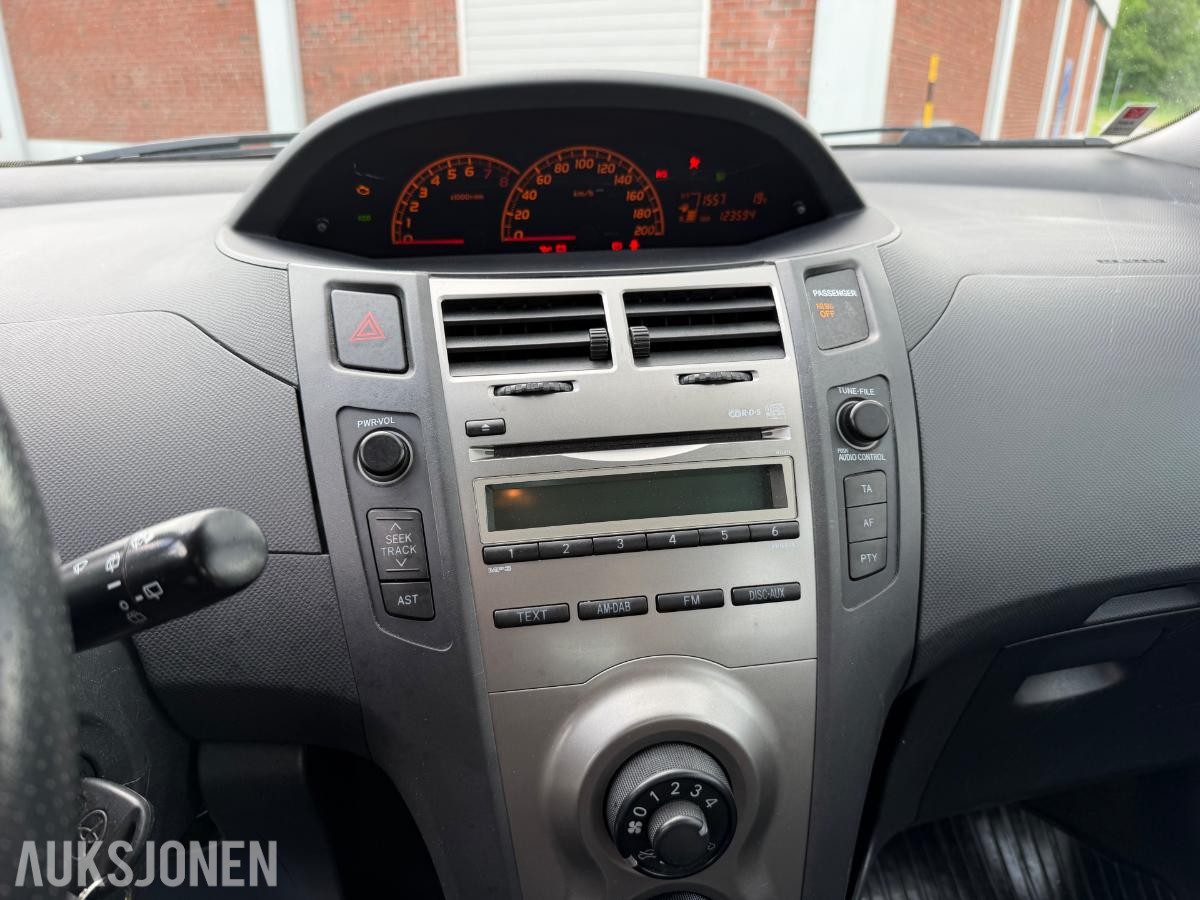 2010 Toyota Yaris 123594km - 96 timers auksjon
