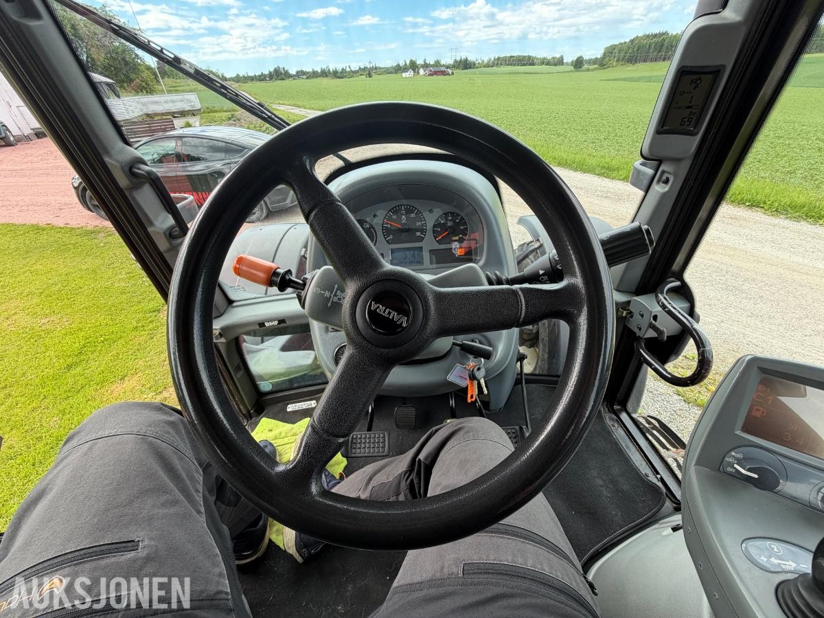 2011 Valtra T202 Versu med Bigab 15-19 krokhenger,Dumperkasse,ekstra hjulsett