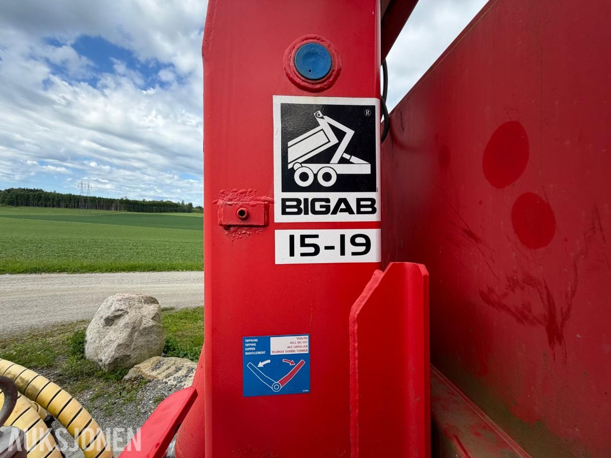 2011 Valtra T202 Versu med Bigab 15-19 krokhenger,Dumperkasse,ekstra hjulsett