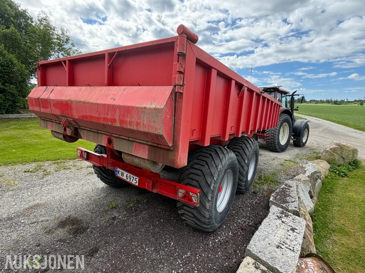2011 Valtra T202 Versu med Bigab 15-19 krokhenger,Dumperkasse,ekstra hjulsett