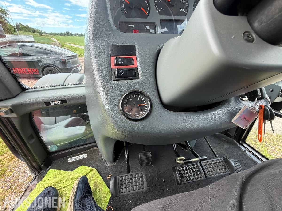 2011 Valtra T202 Versu med Bigab 15-19 krokhenger,Dumperkasse,ekstra hjulsett