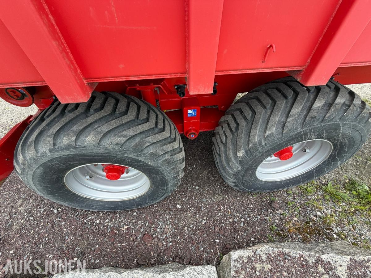 2011 Valtra T202 Versu med Bigab 15-19 krokhenger,Dumperkasse,ekstra hjulsett