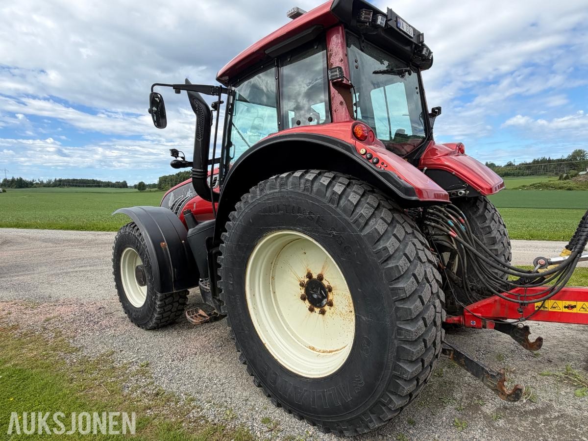 2011 Valtra T202 Versu med Bigab 15-19 krokhenger,Dumperkasse,ekstra hjulsett