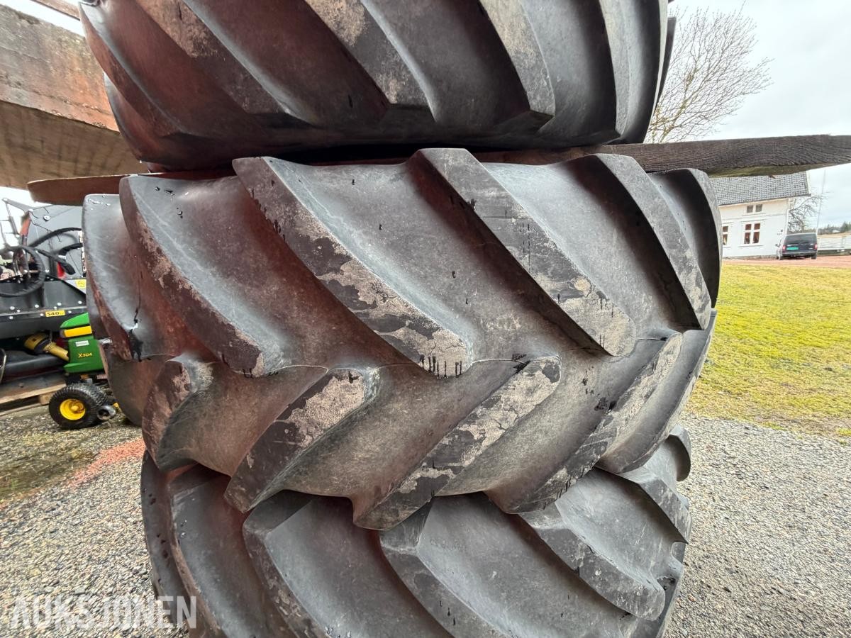 2011 Valtra T202 Versu med Bigab 15-19 krokhenger,Dumperkasse,ekstra hjulsett