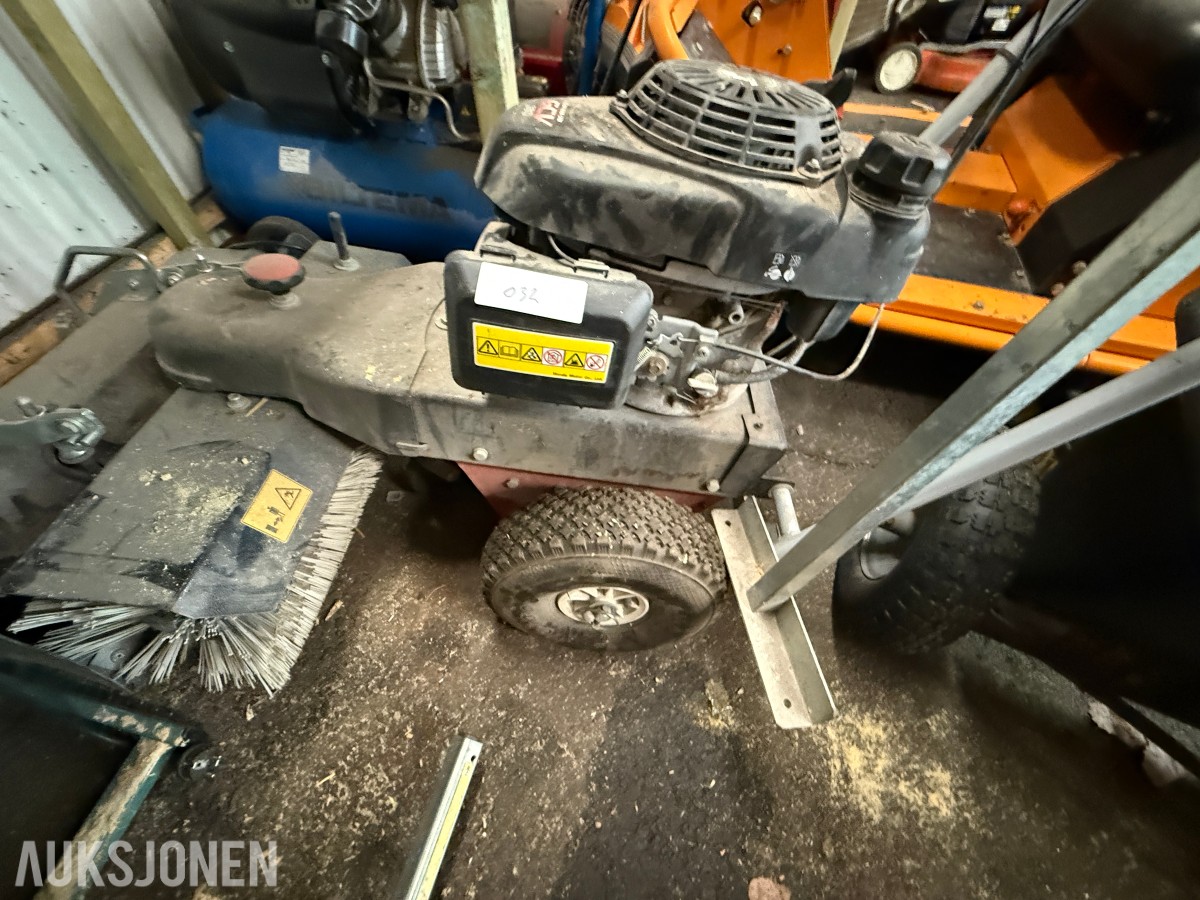 Feiemaskin med Honda GCV160 motor