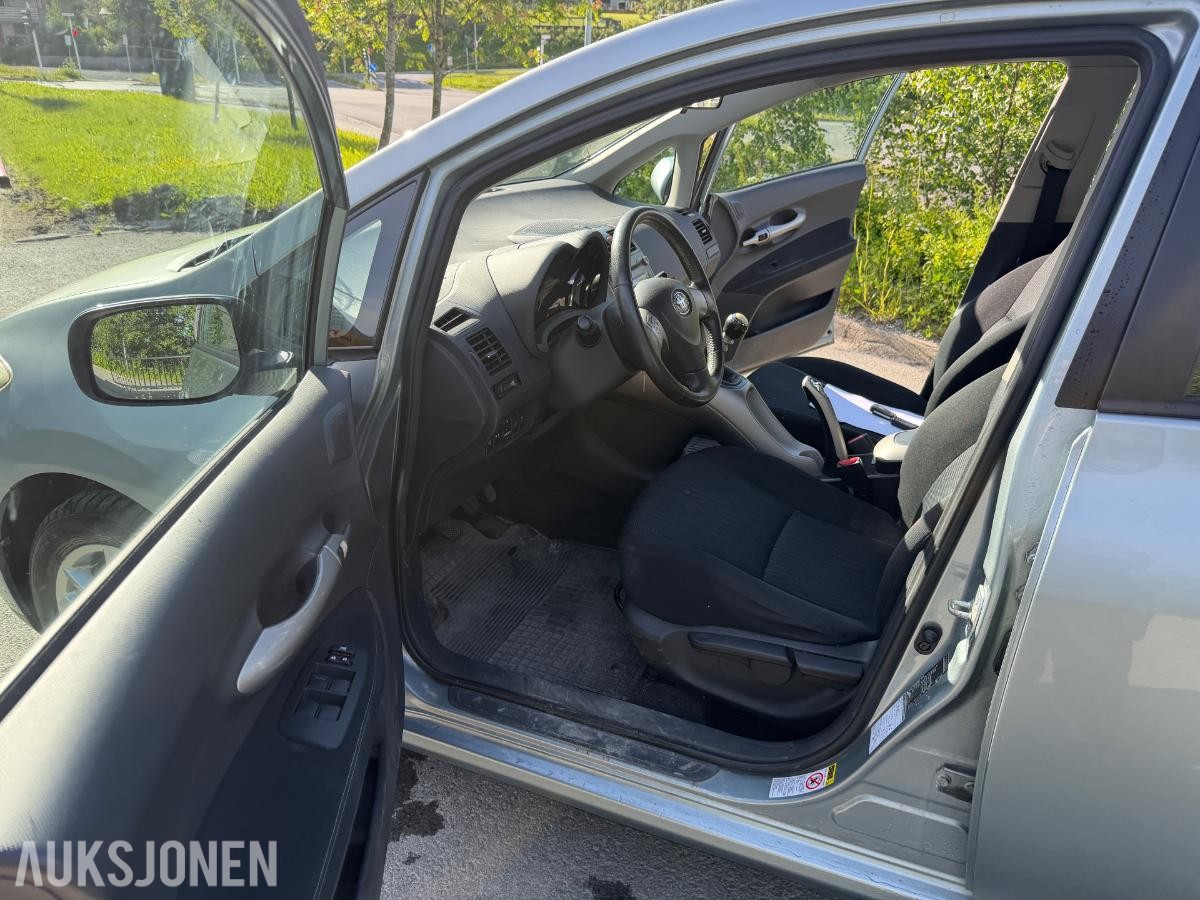 2010 Toyota Auris 1.3-101, 114108km - 96 timers auksjon