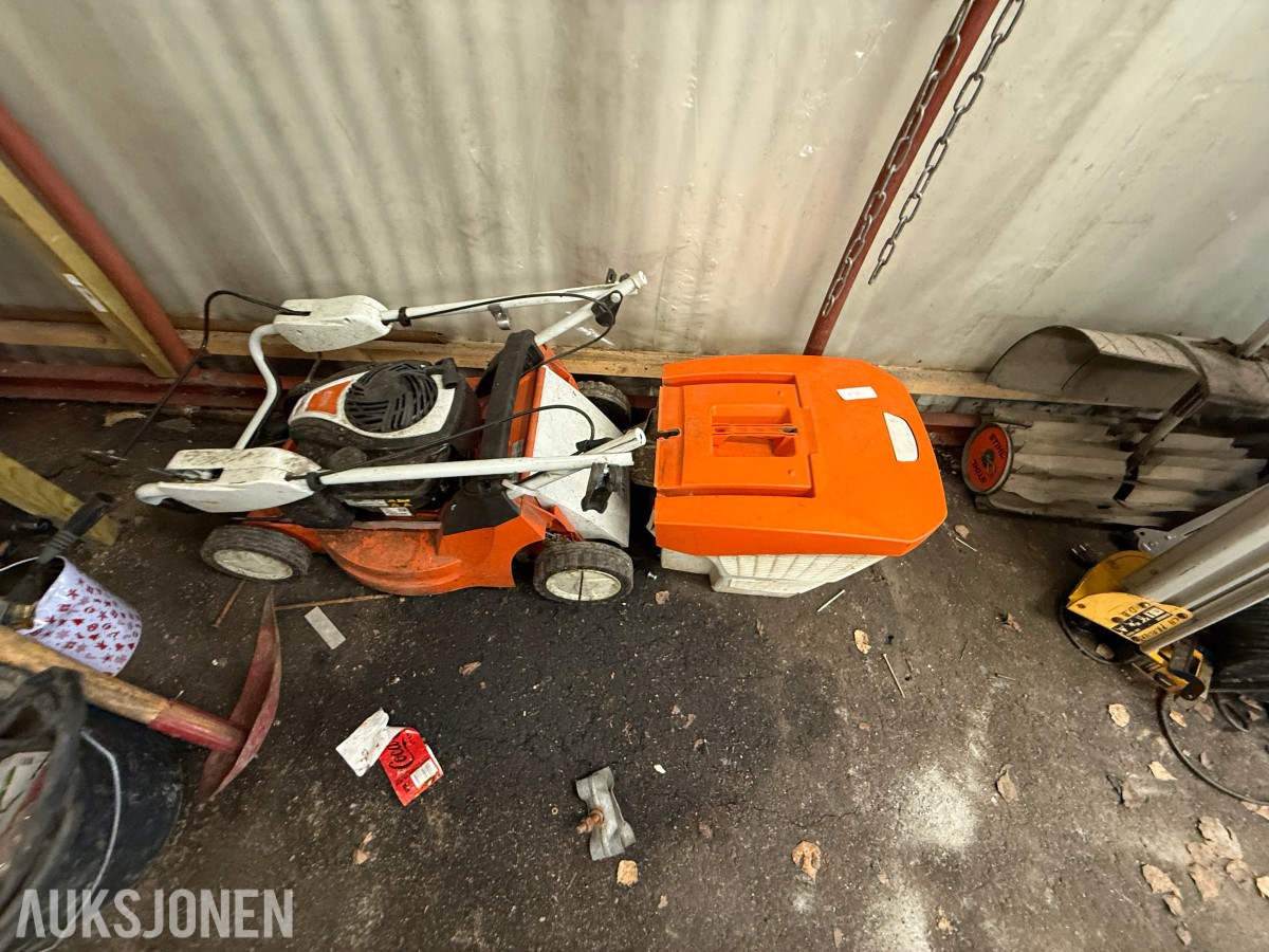STIHL RM 448.0 TX gressklipper med oppsamler