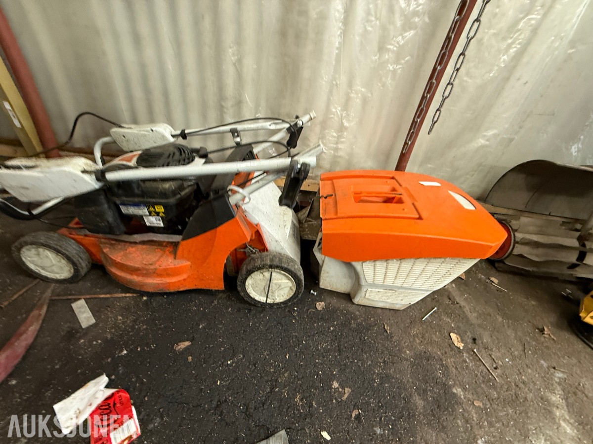STIHL RM 448.0 TX gressklipper med oppsamler