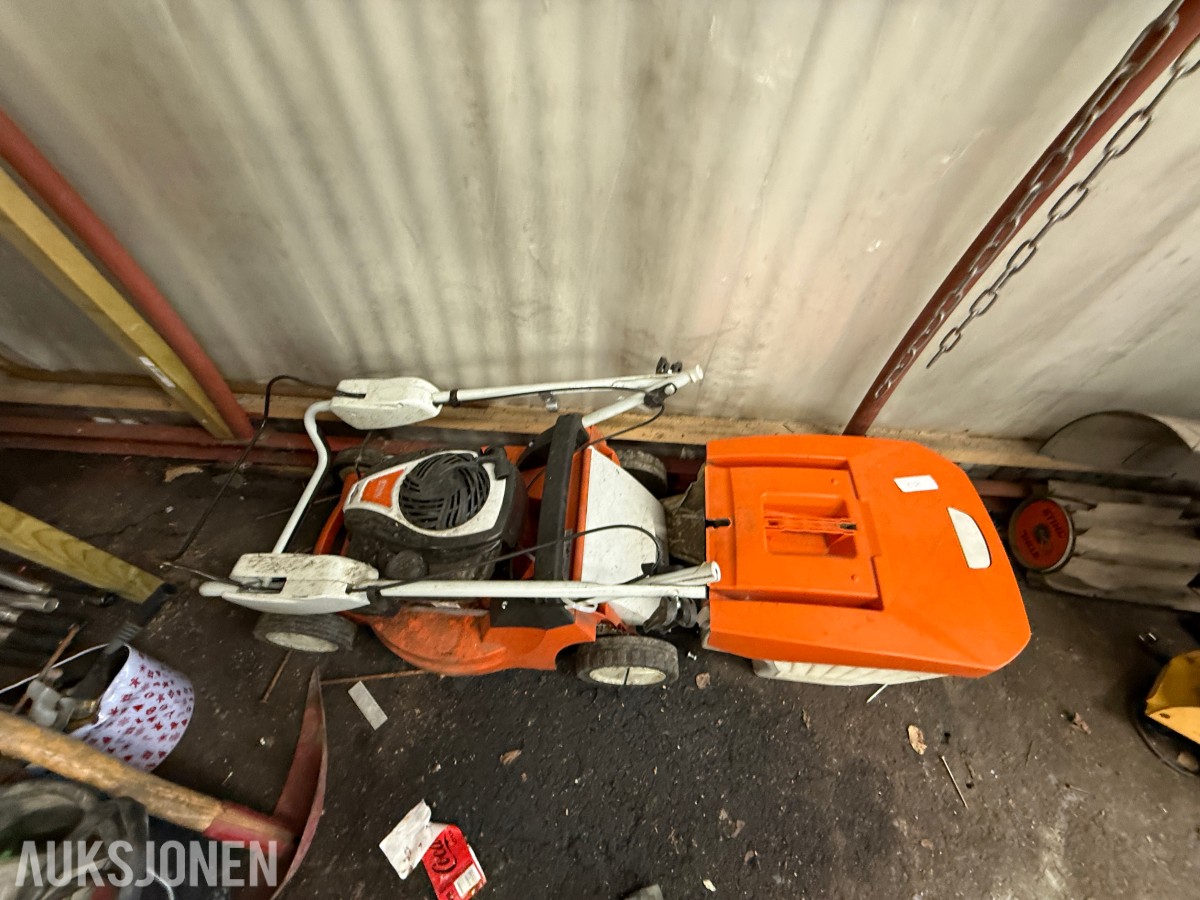 STIHL RM 448.0 TX gressklipper med oppsamler