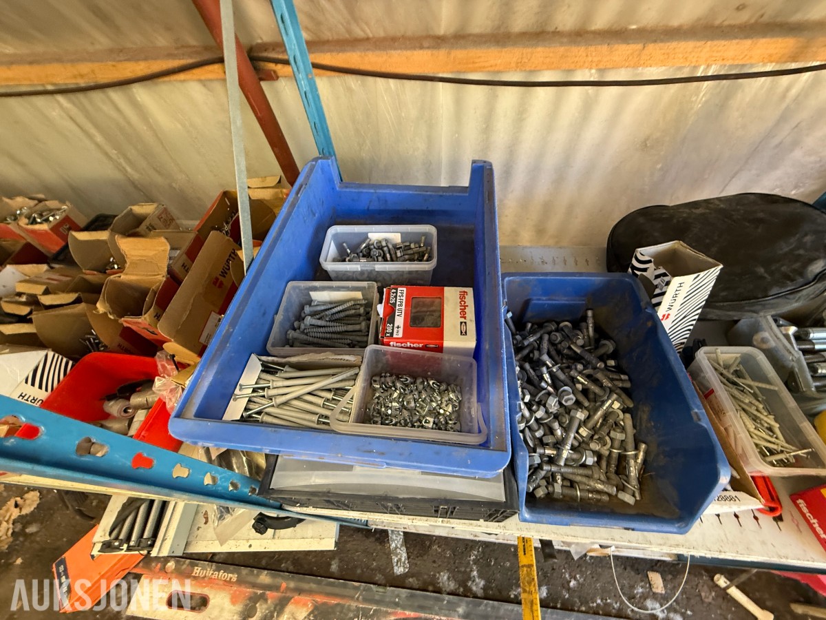 Parti med verktøy, festemateriell og verkstedutstyr