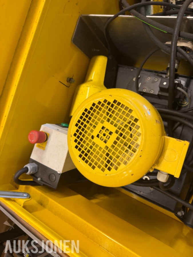 Enerpac Hydraulikkaggregat i skap med pumpe, slanger og tilbehør