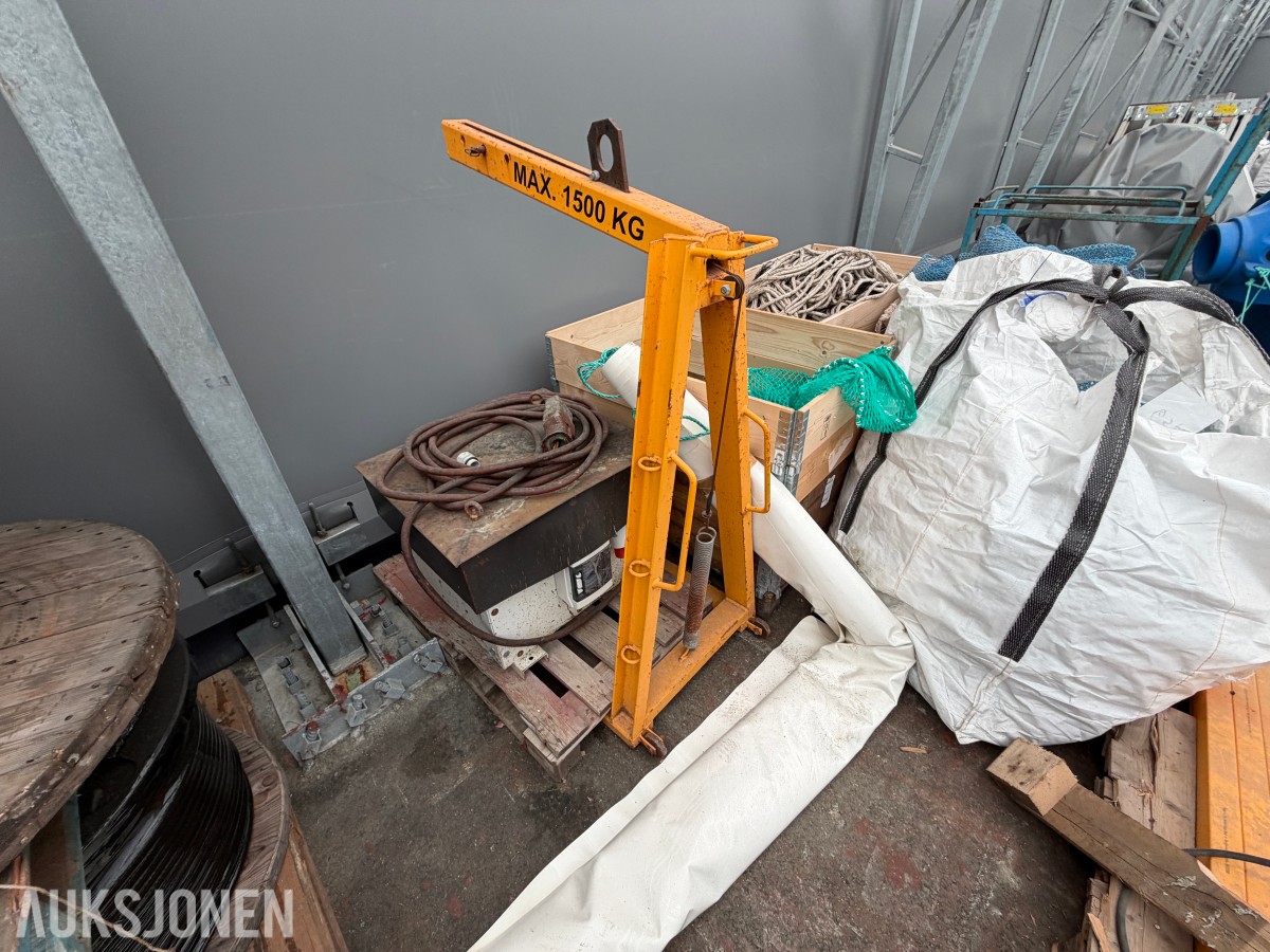 Løftegalge / materialløfter – maks 1 500 kg