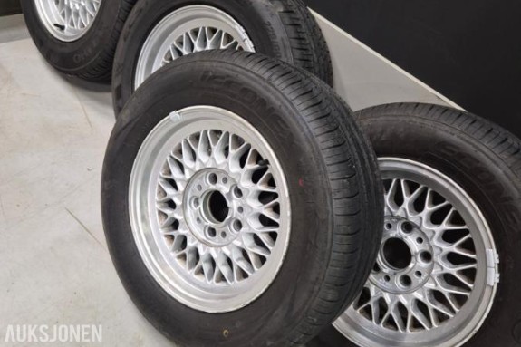 Originale BMW 5-Serie sommerhjulsett. E34 535i 225/60r15 - 72 timers auksjon