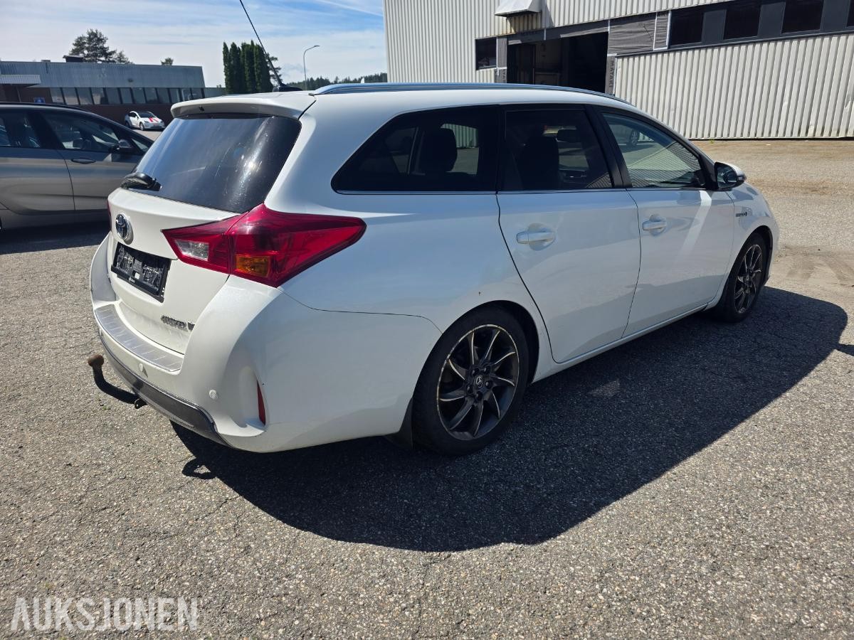 2013 TOYOTA AURIS TOURING SPORTS HYBRID AUTOMAT – RYGGEKAMERA – CRUISEKONTROLL – HENGERFESTE