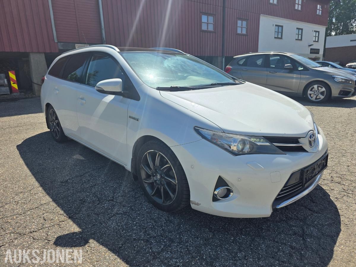 2013 TOYOTA AURIS TOURING SPORTS HYBRID AUTOMAT – RYGGEKAMERA – CRUISEKONTROLL – HENGERFESTE